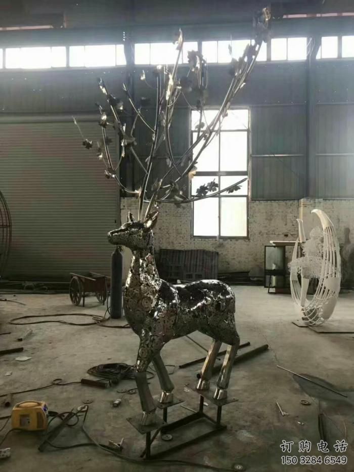 字母鹿雕塑廠家 不銹鋼字母鹿雕塑制作