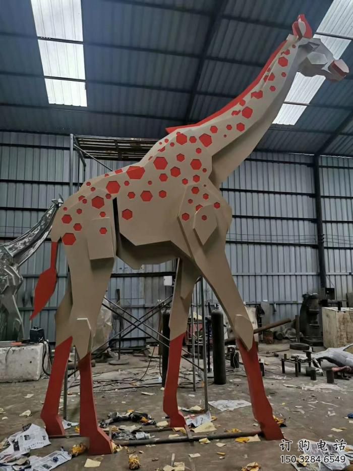 斑點長頸鹿雕塑廠家 抽象動物小品