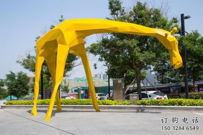 幾何長(zhǎng)頸鹿雕塑廠家 幾何面類(lèi) 不銹鋼幾何長(zhǎng)頸鹿雕塑