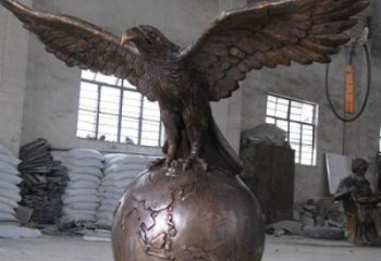 大展宏圖雕塑廠家 飛鷹踏球雕塑 大型動(dòng)物雕塑制作
