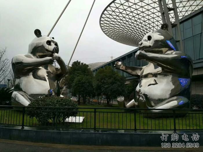 不銹鋼熊貓雕塑廠家 鏡面熊貓雕塑生產制作