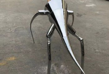 鍛造螞蚱雕塑廠家 創(chuàng)意公園小品 戶外鏡面螞蚱雕塑