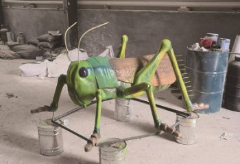 餐飲店螞蚱雕塑廠家 現(xiàn)代創(chuàng)意小品 室內(nèi)仿真螞蚱雕塑