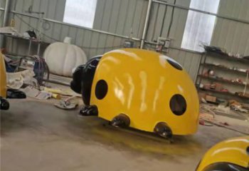 噴漆甲殼蟲(chóng)雕塑廠家 卡通廣場(chǎng)小品 草地切面甲殼蟲(chóng)雕塑