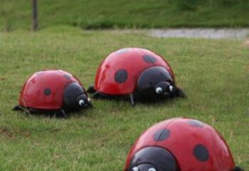 異形甲殼蟲(chóng)雕塑廠家 戶外異形擺件 酒店拉絲甲殼蟲(chóng)雕塑