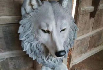 彩繪狼頭雕塑廠家 卡通噴漆小品 草地切面狼頭雕塑