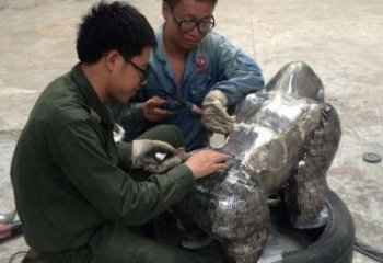 風景區(qū)大猩猩雕塑廠家 中式戶外擺件 大型仿古大猩猩雕塑