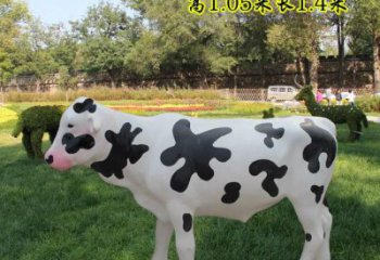 幼兒園奶牛雕塑廠家 卡通噴漆小品 大型異形奶牛雕塑