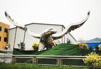街道鷹雕塑廠家 創(chuàng)意草地小品 戶外拉絲鷹雕塑