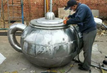 中式茶壺雕塑廠家 噴水小品 懸空不銹鋼茶壺雕塑生產
