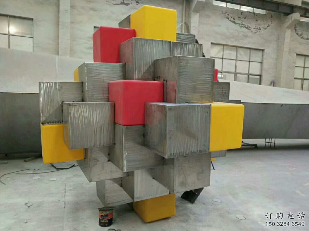 步行街魔方雕塑廠家 游樂場小品 抽象不銹鋼魔方雕塑廠家