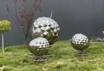 廣場(chǎng)松塔雕塑廠家 公園鏡面小品 抽象不銹鋼松塔雕塑廠