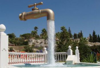 仿古水龍頭雕塑廠家 草地小品 房地產水龍頭雕塑廠