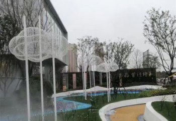 預定景觀云梯雕塑 彩繪剪紙梯子雕塑 校園云朵雕塑實景圖