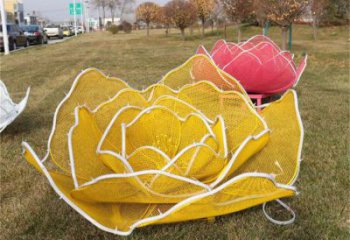 玫瑰花雕塑選用,彩鋼制作,燈光鏤空玫瑰花雕塑制造商