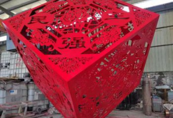 室內正方形雕塑