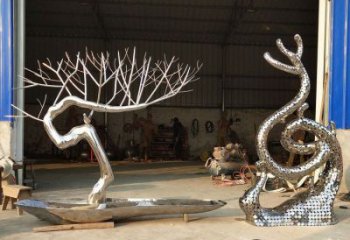 水景松樹(shù)雕塑