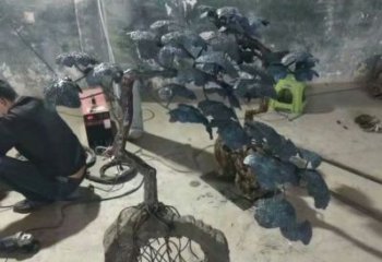 房地產(chǎn)松樹(shù)雕塑