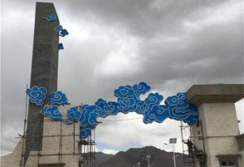 步行街云彩雕塑