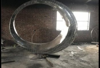 金屬月亮船雕塑制作，城市裝飾，不銹鋼月亮船雕塑標準