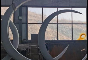 月亮雕塑觀賞型，露天雕塑，鋼結(jié)構(gòu)月亮水簾雕塑訂做