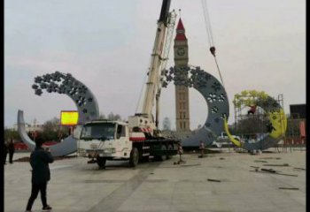 住宅小區(qū)月牙雕塑