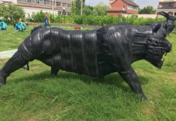 輪胎牛雕塑承接，鍛造工藝，仿銅輪胎牛雕塑訂做