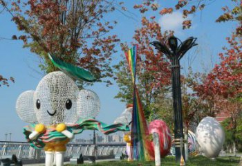 麗江戶外鏤空卡通雕塑供應(yīng)，花園小品，鐵藝卡通雕塑展品